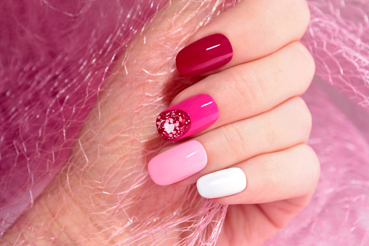 Read more about the article The Power Of Nails: Transform Your Valentine’s Look With Expert Tips